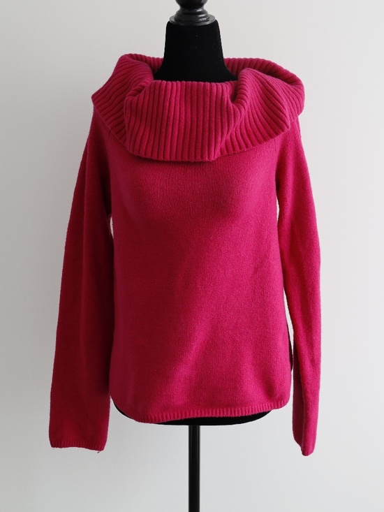 Old Navy Sweaters - Old Navy Berryfine Off-the-Shoulder Top